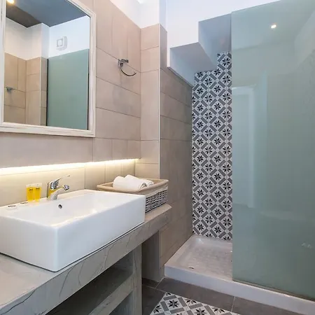 Alexander & - Adults Only 4*