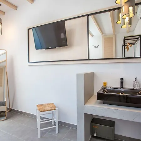 Alexander & - Adults Only