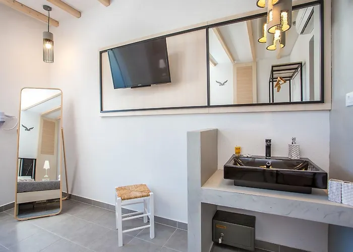 Alexander & - Adults Only