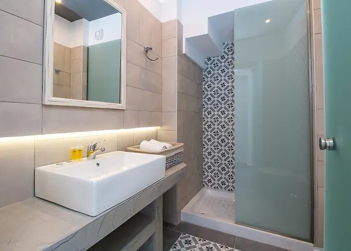 Alexander & - Adults Only 4*